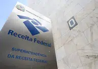 Receita paga nesta terça maior lote de restituição do IR da história
