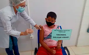 Teresina inicia vacinação em escolas municipais