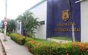 Mulher é presa após jogar bebê no lixo, investigação aponta aborto espontâneo
