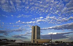 Posse de 513 deputados e 27 senadores ocorre hoje (1º) no congresso