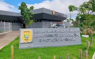 Corpo com marcas de tiro é encontrado ao lado de motocicleta em Teresina