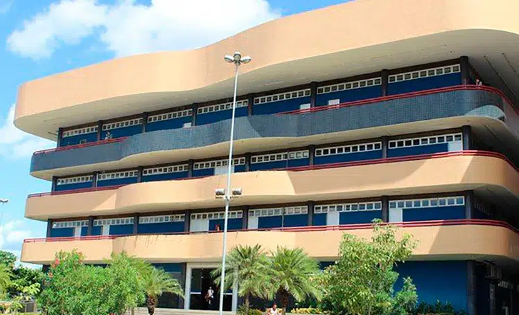 TCE-PI divulga lista de gestores com contas reprovadas e irregulares