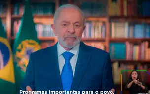 Lula faz pronunciamento nacional e diz "Mundo voltou a acreditar no Brasil"