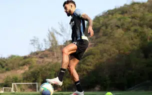 Botafogo reforça defesa com novos contratados para enfrentar o Corinthians