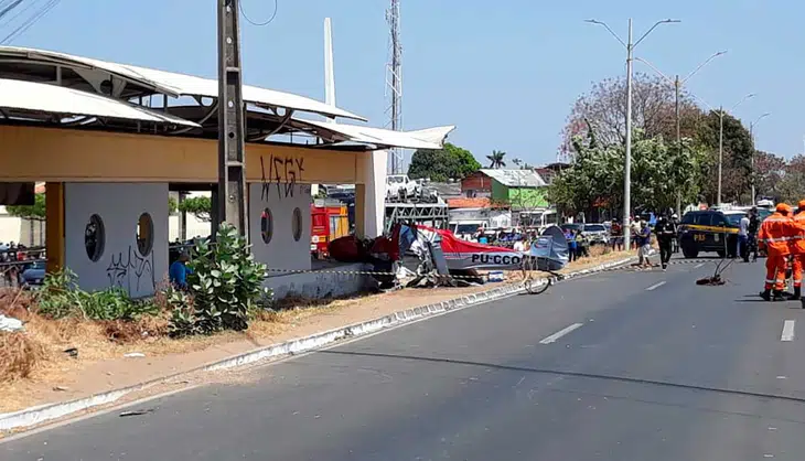 Destroços do Avião