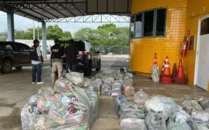 PRF apreende roupas e calçados sem nota fiscal em Valença do Piauí