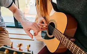 Palácio da Música oferece cursos gratuitos de violão; Veja como se matricular