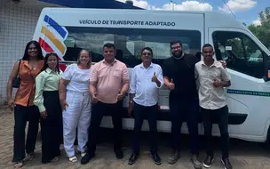 Prefeitura de Coivaras ganha van acessível para inclusão social