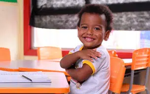 Silvio Mendes sanciona lei de enfrentamento ao racismo nas escolas municipais em Teresina