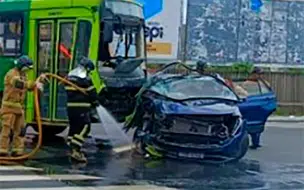 Três pessoas ficam feridas após acidente em cruzamento na zona Norte de Teresina