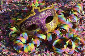 Vigilância Sanitária orienta foliões sobre cuidados com alimentos e bebidas no carnaval