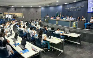 Alunos do Colégio Sagrado Coração de Jesus participam do 3º Escola na Câmara