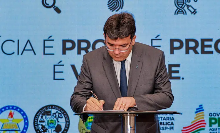 Rafael nomeia 137 novos servidores aprovados em concursos públicos no Piauí