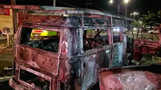 Kombi pega fogo após ser abastecida na zona leste de Teresina